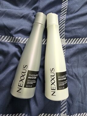 NEXXUS Therappe & Humectress Moisture Shampoo & Conditioner - Silver and Cream